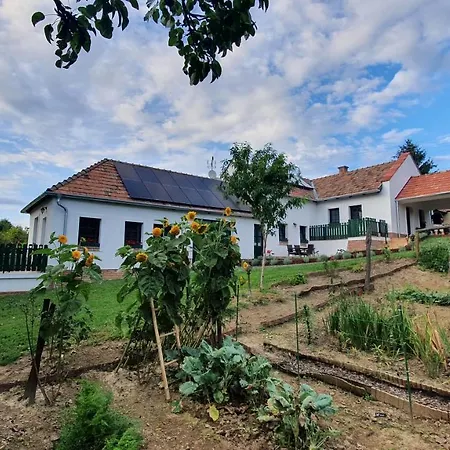 Palos Bed & Breakfast