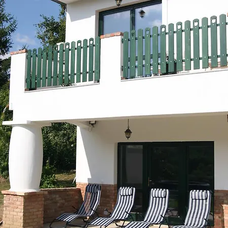 Bed & Breakfast Palos Zalacsany