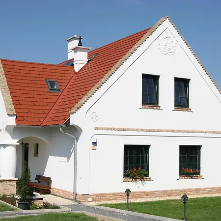 Bed & Breakfast Palos 3*